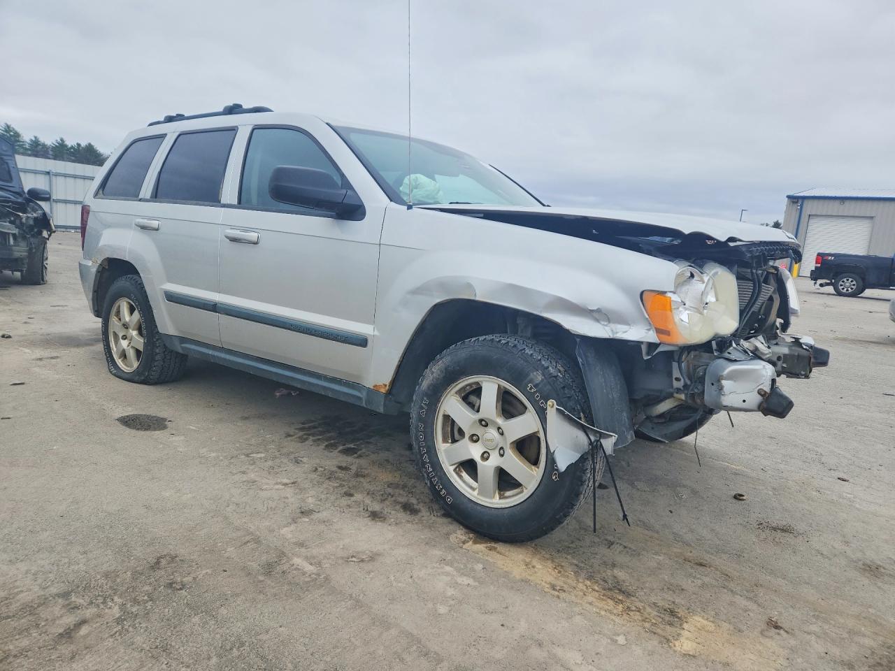 2009 JEEP Cherokee VIN 1J8GR48K29C512879 photo 4