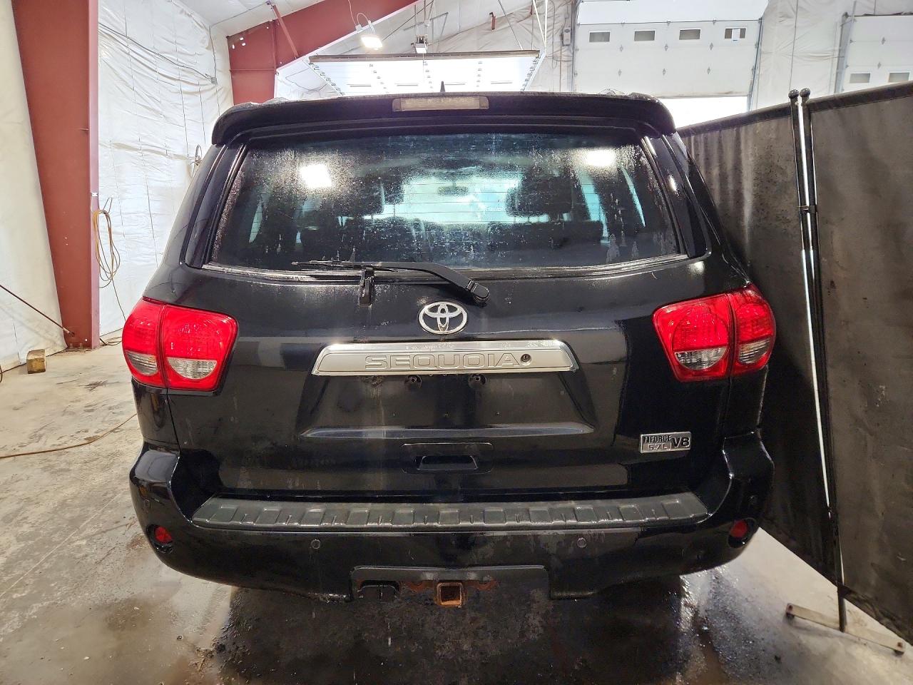 2011 Toyota Sequoia VIN 5TDDY5G10BS043307 photo 6