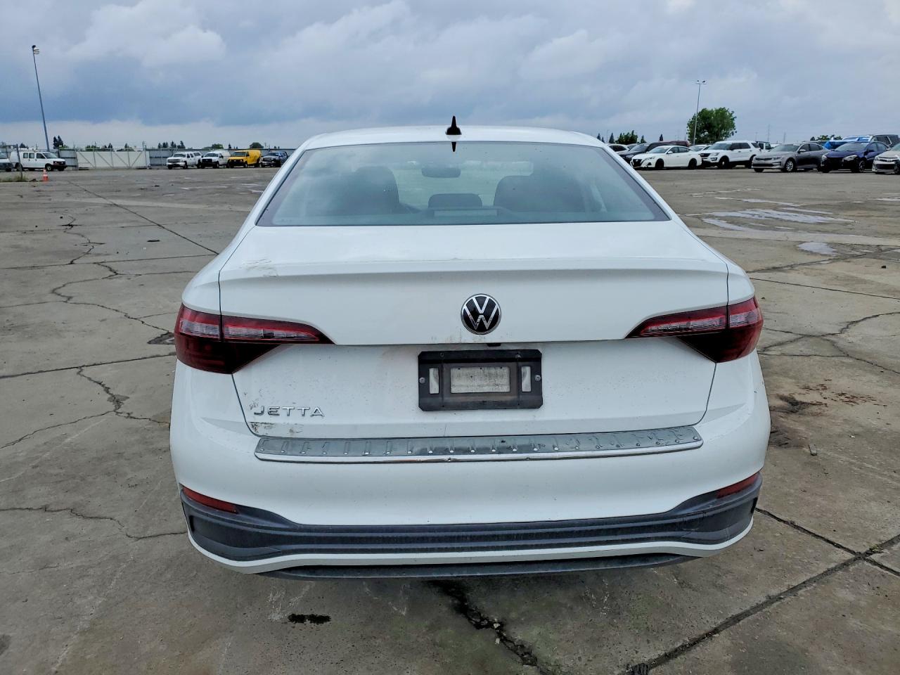 2023 Volkswagen Jetta VIN 3VWBM7BU6PM040335 photo 6
