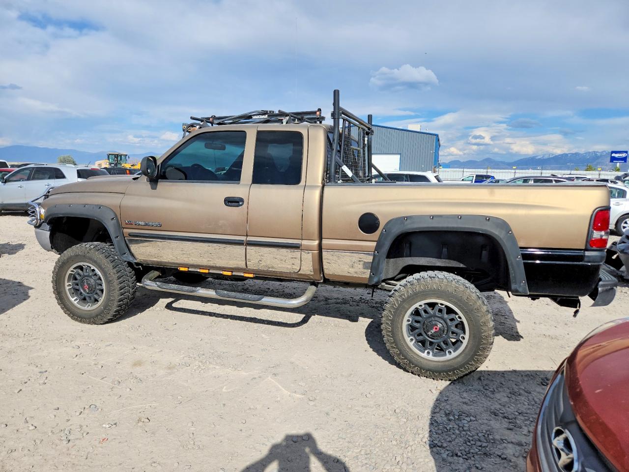 2000 Dodge All models VIN 3B7HF13Z4YM237763 photo 2