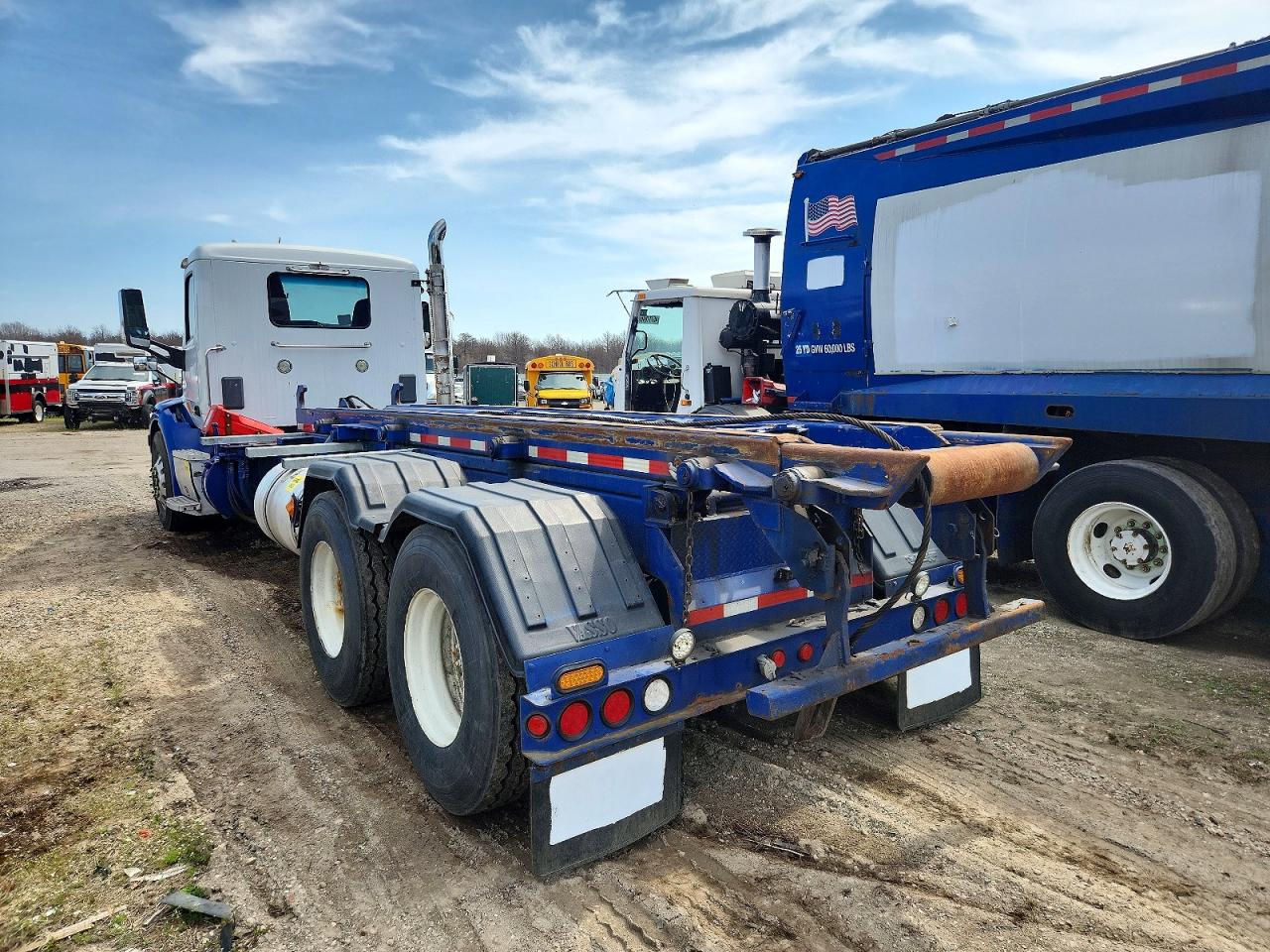 2017 PETERBILT All other VIN 1XPBAK9X1HD434576 photo 3