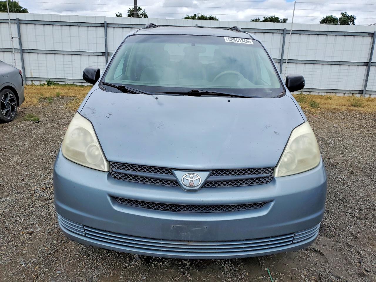 2004 Toyota Sienna VIN 5TDZA23C14S151437 photo 5