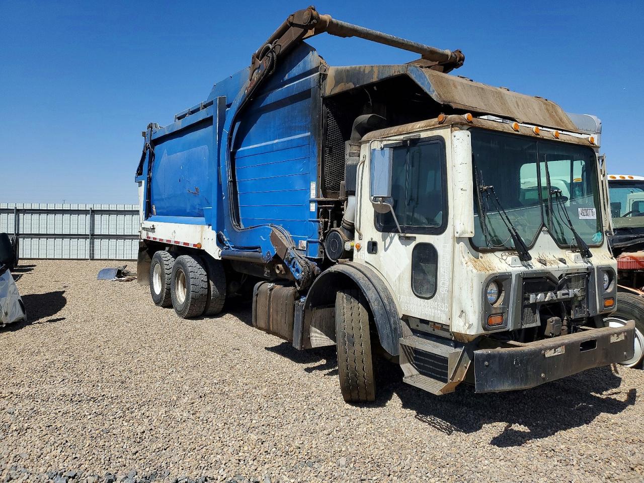 2014 MACK All other VIN 1M2AV04C8EM010863 photo 1