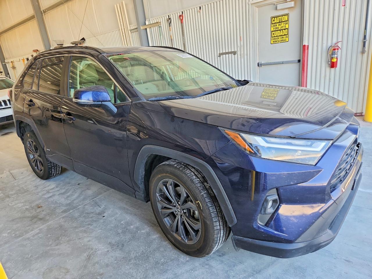 2022 Toyota Rav4 VIN JTMB6RFV9ND060194 photo 4