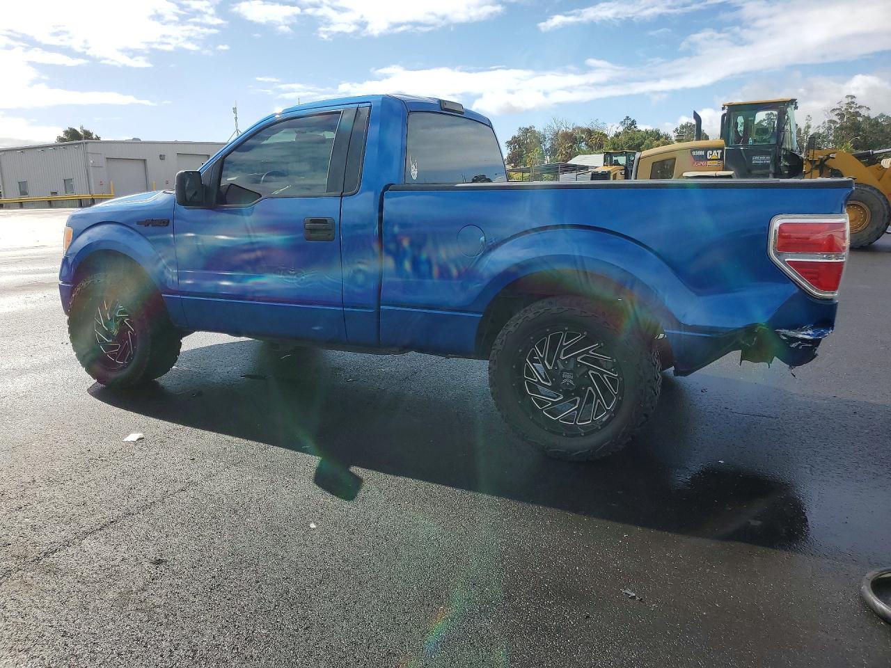2010 Ford F150 VIN 1FTMF1CW2AKB33399 photo 2
