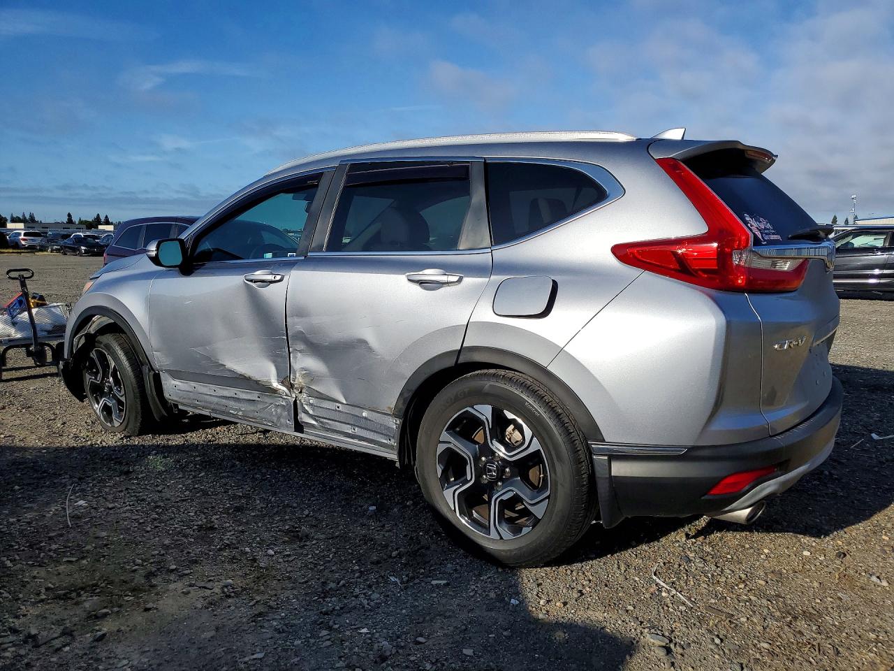 2017 Honda Crv VIN 7FARW1H91HE040894 photo 2