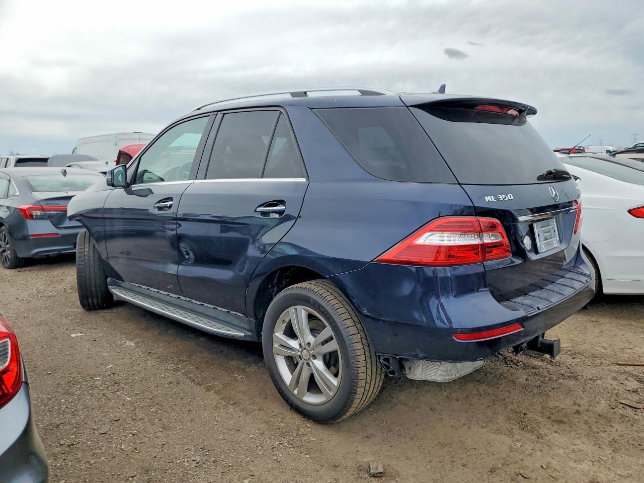 2015 Mercedes-Benz M-class VIN 4JGDA5HB9FA538258 photo 2