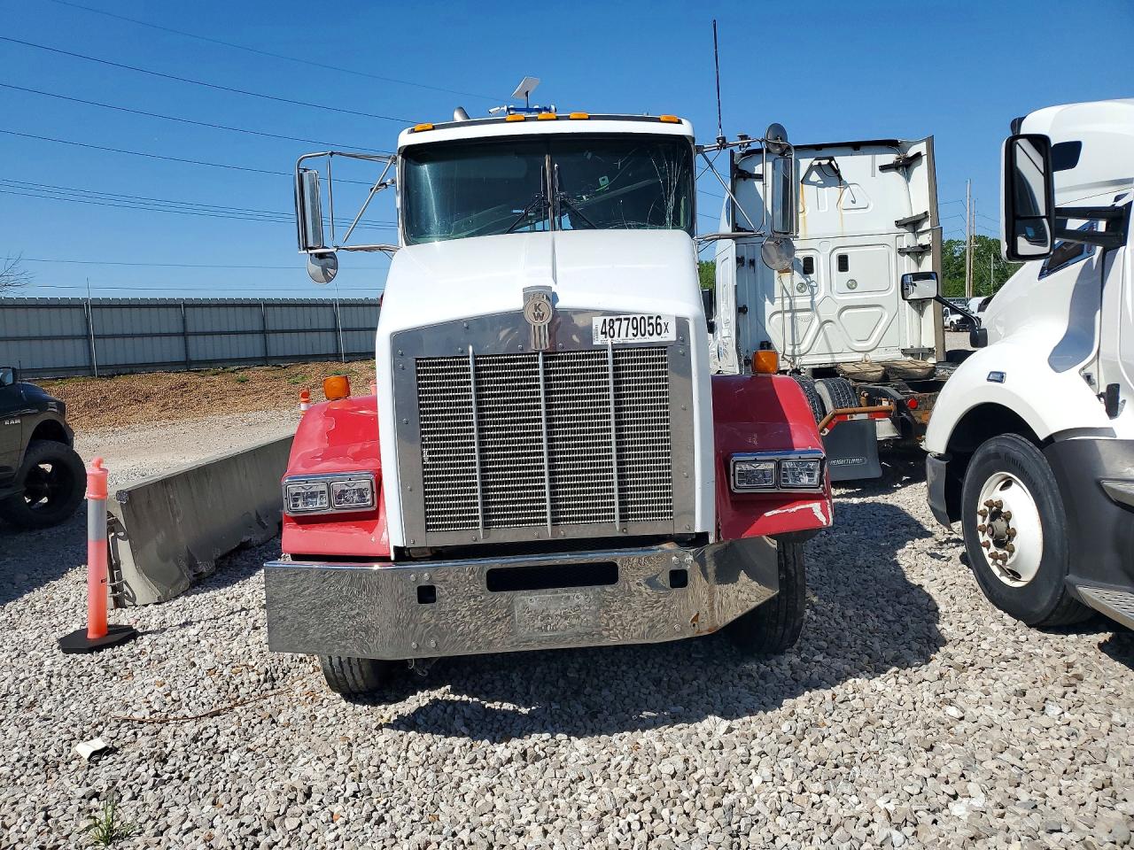 2000 KENWORTH All other VIN 1XKDD09X2YJ831077 photo 5
