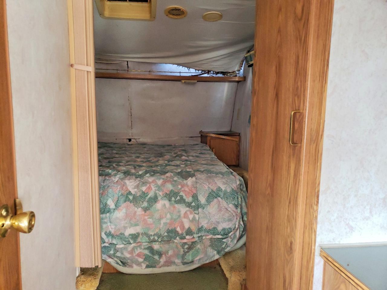 1994 FLEETWOOD All models VIN 1EC5P2529R2370818 photo 6