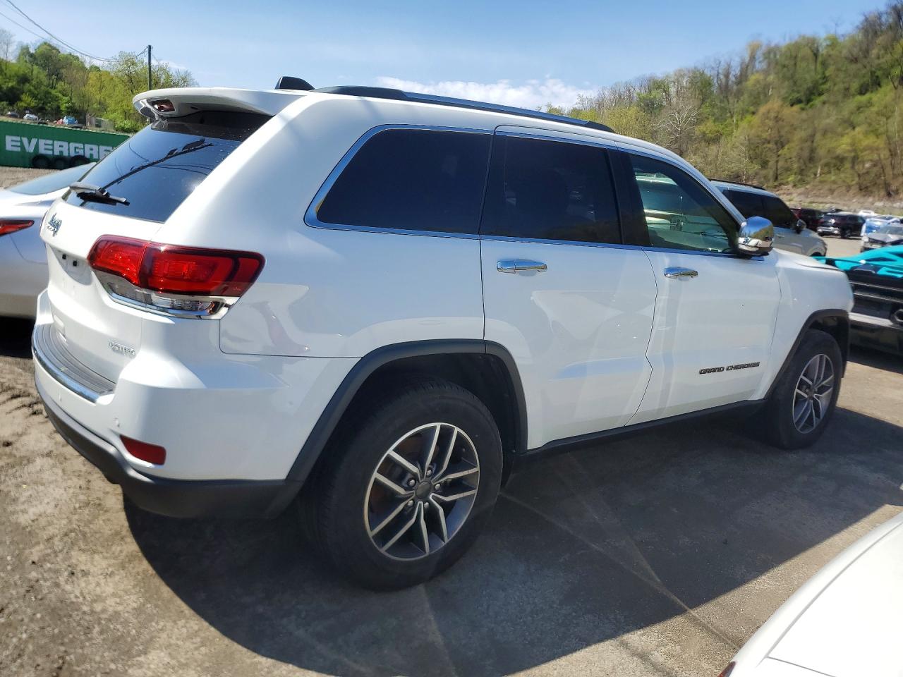 2020 Jeep Cherokee VIN 1C4RJEBG8LC318298 photo 3