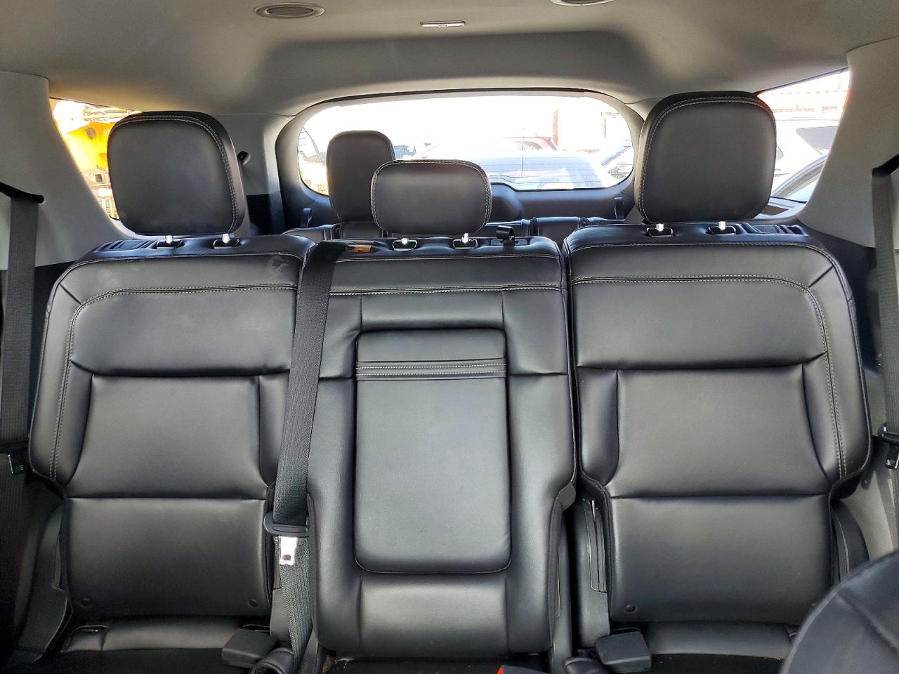 2024 Ford Explorer VIN 1FMSK7DH1RGA70912 photo 10