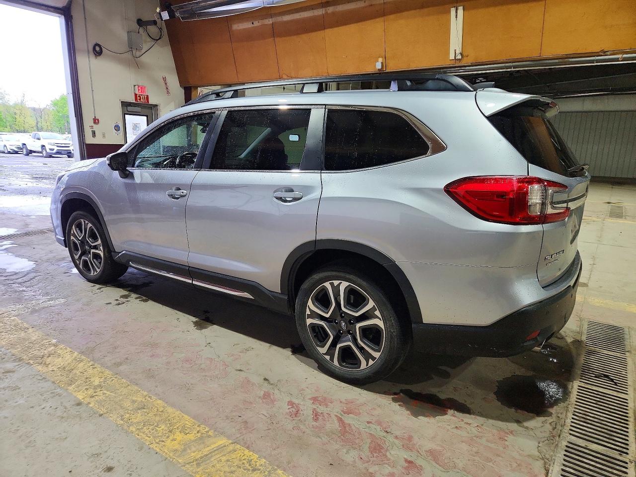 2023 Subaru Ascent VIN 4S4WMASD8P3406472 photo 2