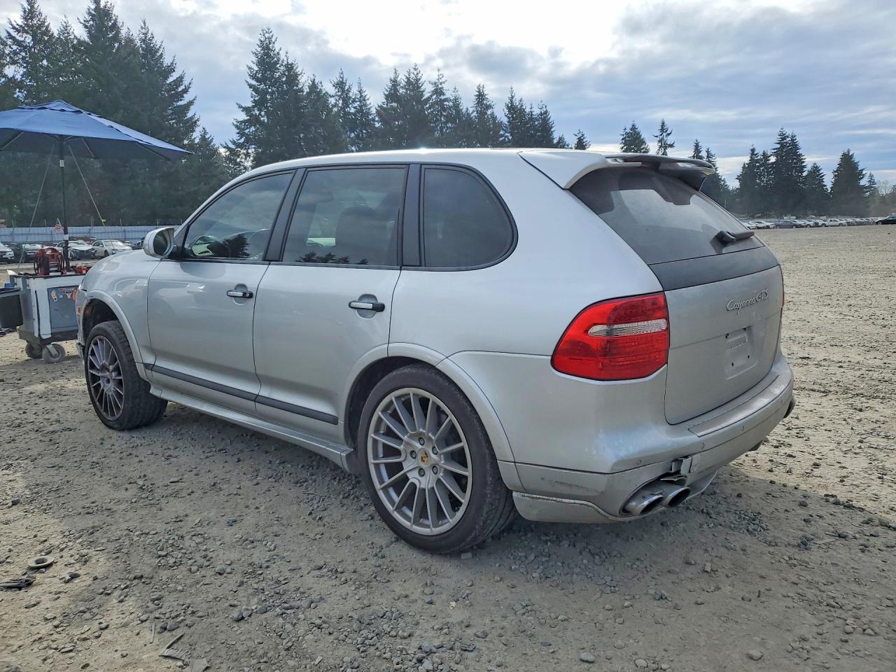 2010 Porsche Cayenne VIN WP1AD2APXALA61550 photo 2