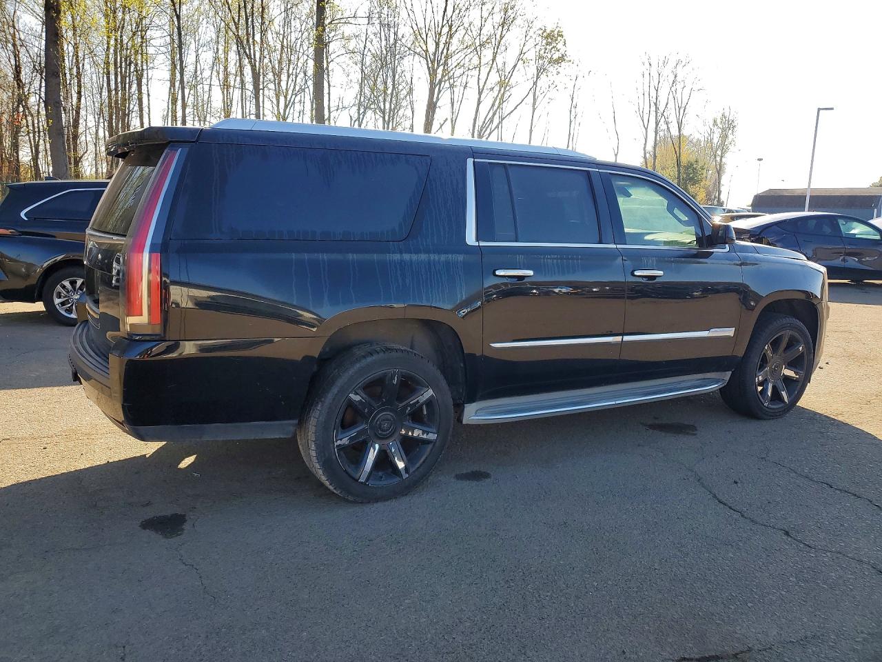 2015 Cadillac Escalade VIN 1GYS3HKJ6FR246053 photo 3