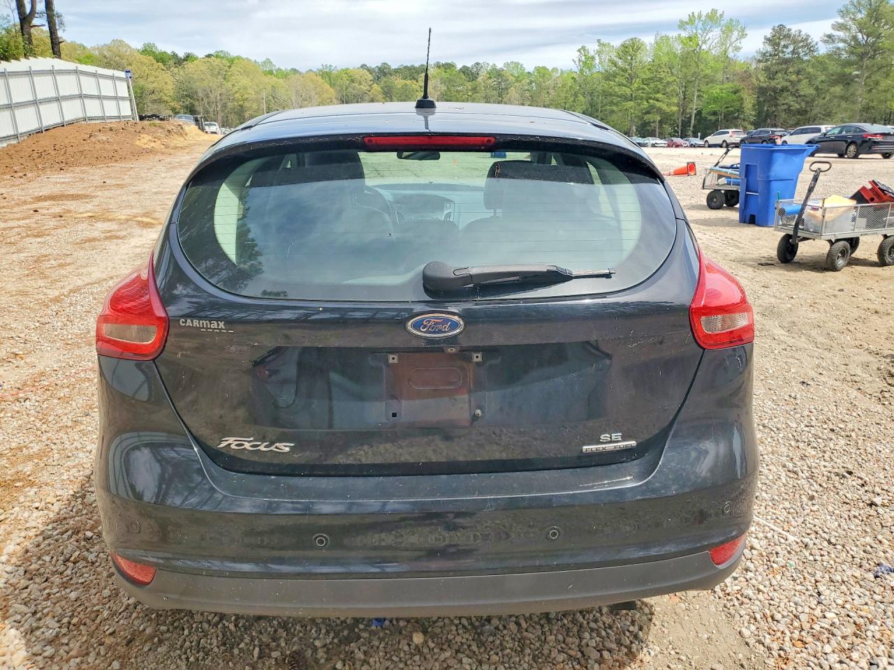 2016 Ford Focus VIN 1FADP3K25GL318210 photo 6