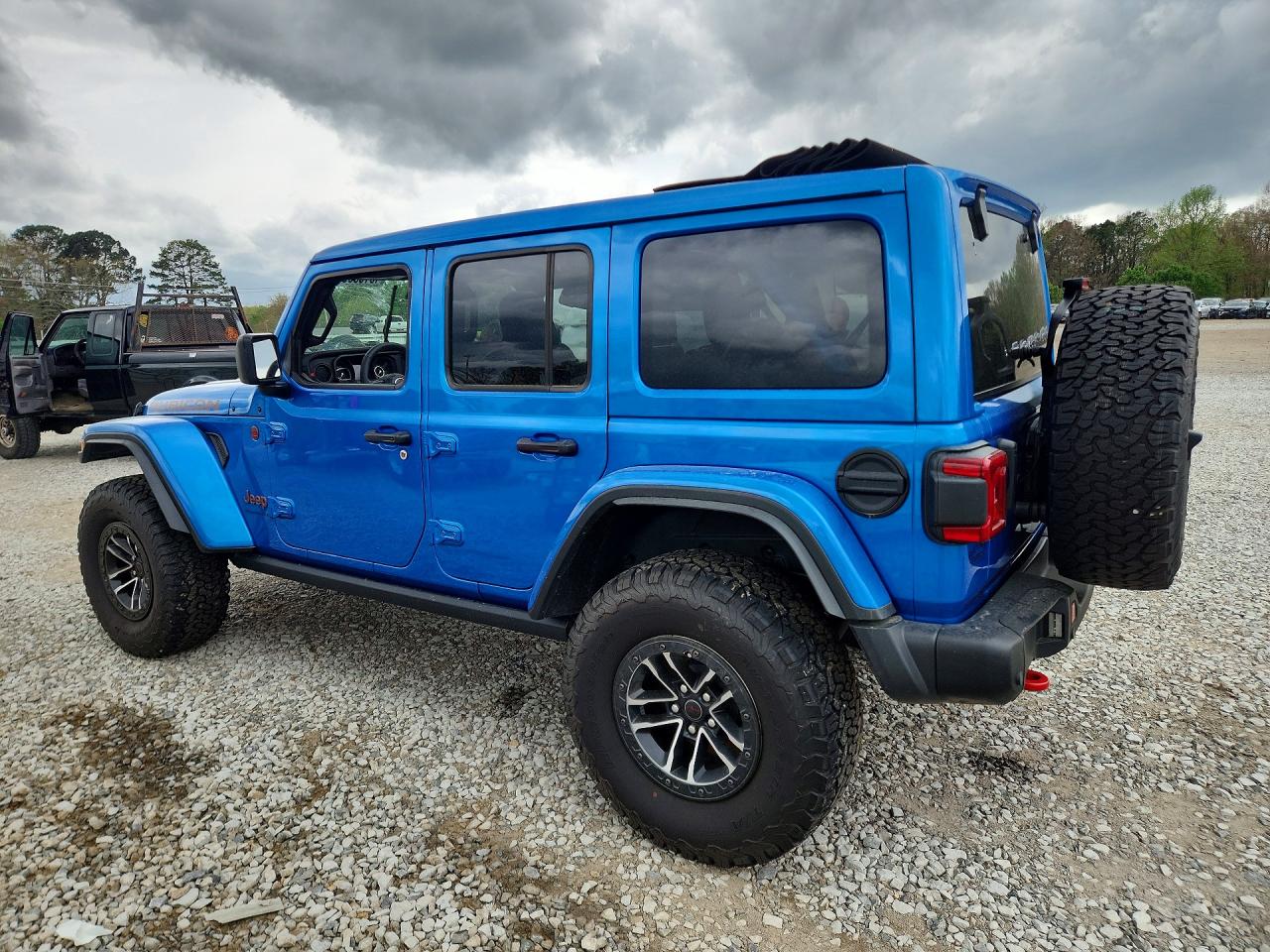 2025 Jeep Wrangler / VIN 1C4RJXFG6SW660285 photo 2