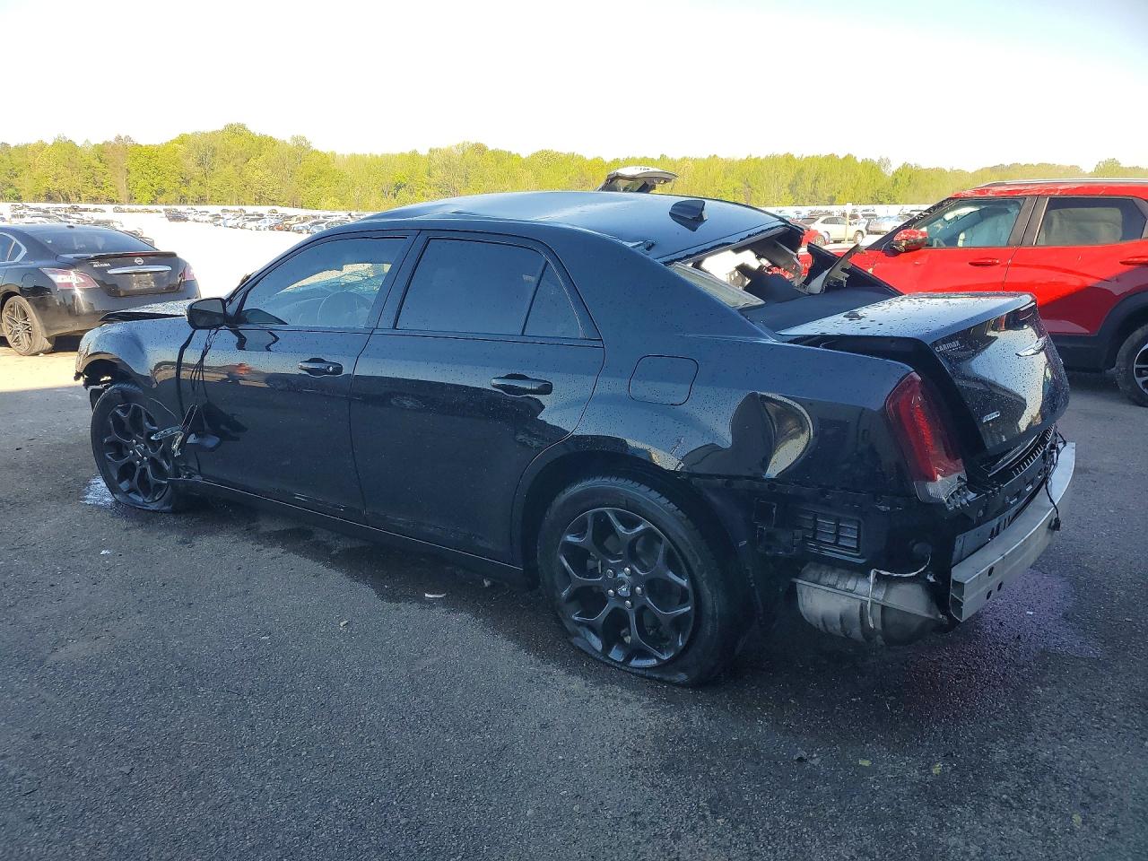 2020 Chrysler 300 VIN 2C3CCARG7LH123132 photo 2