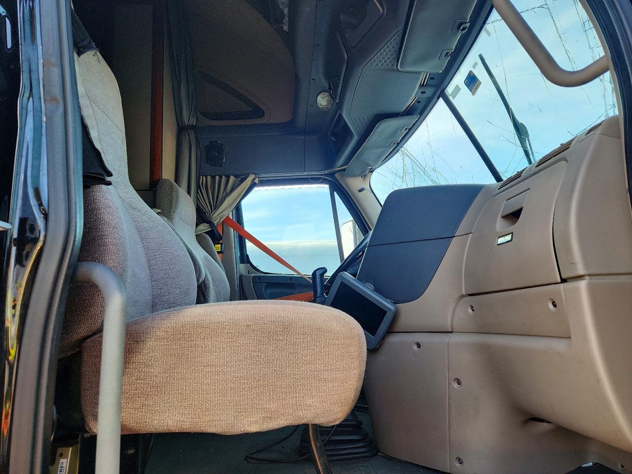 2015 FREIGHTLINER All other VIN 1FUGGLDV9FLGF9131 photo 5