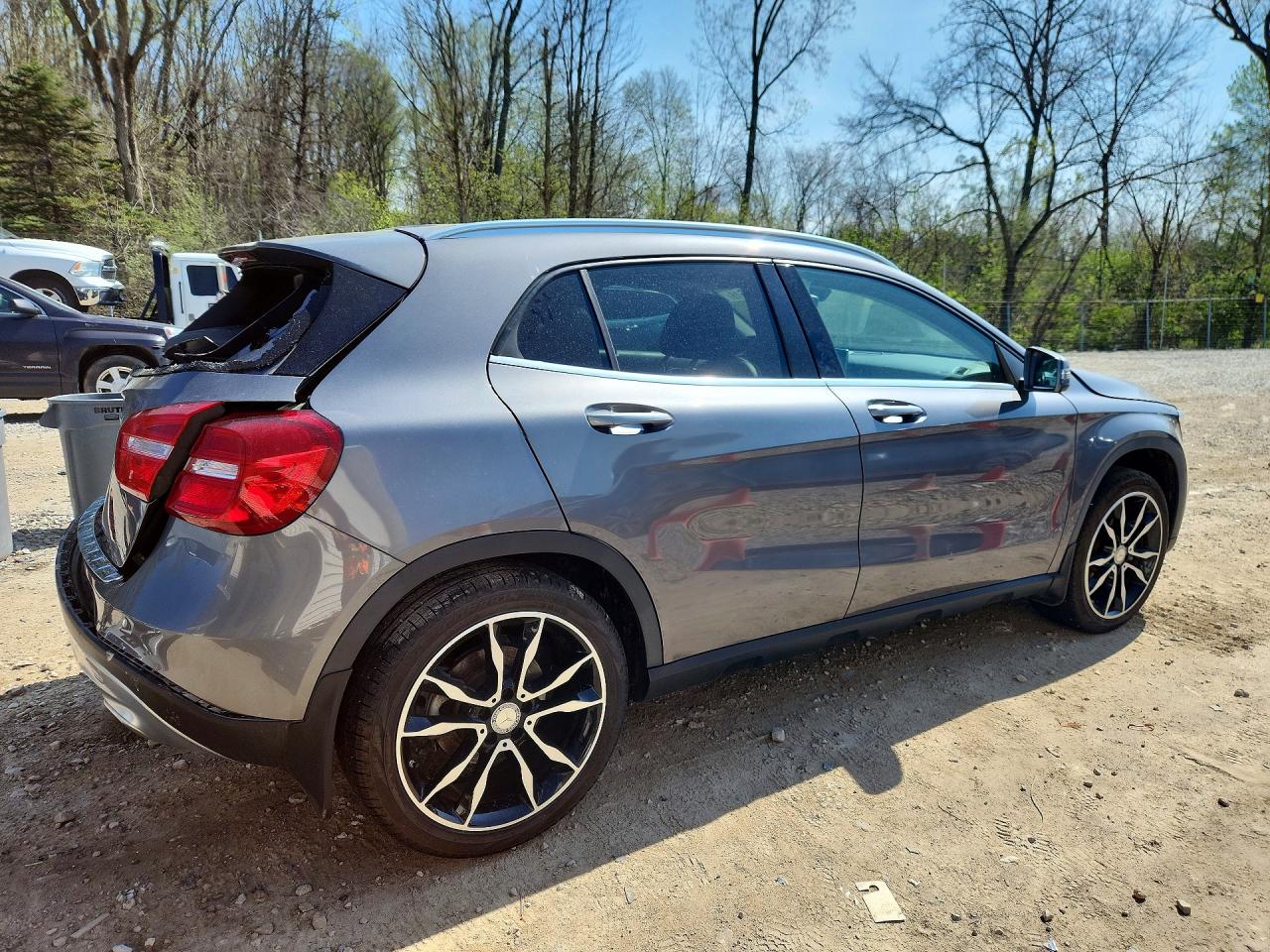 2015 Mercedes-Benz Gla-class VIN WDCTG4GB2FJ028953 photo 3