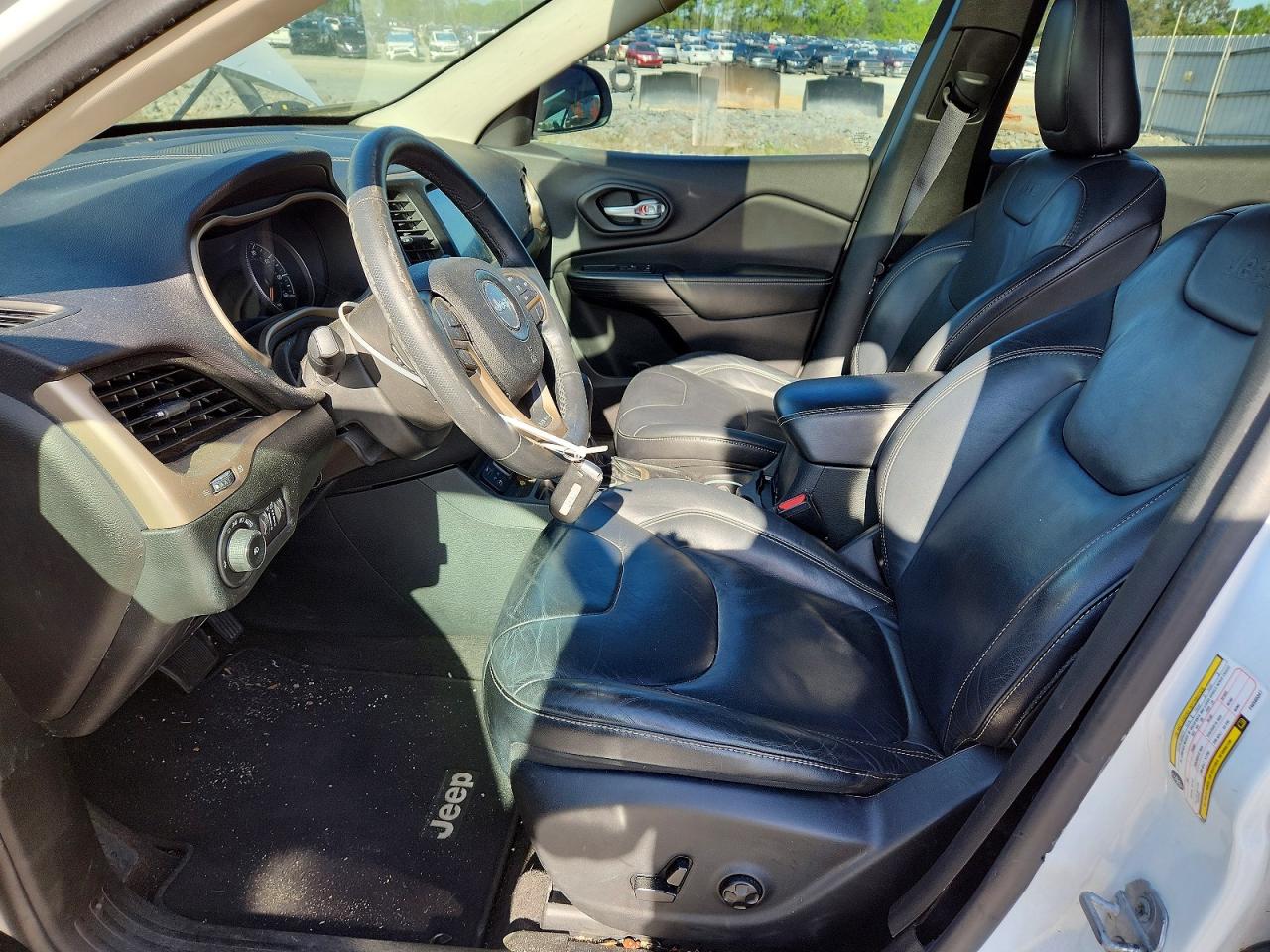 2015 Cherokee VIN 1C4PJLDS3FW585347 photo 7