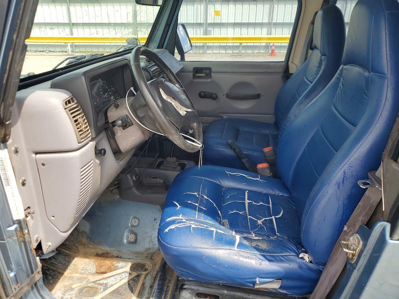 1997 Jeep Wrangler / VIN 1J4FY29PXVP523923 photo 7