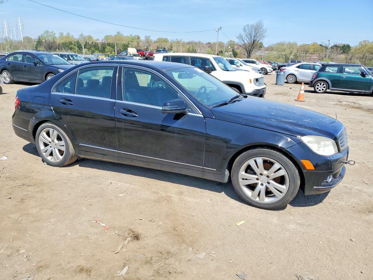 2010 Mercedes-Benz C class VIN WDDGF8BB3AF470408 photo 4