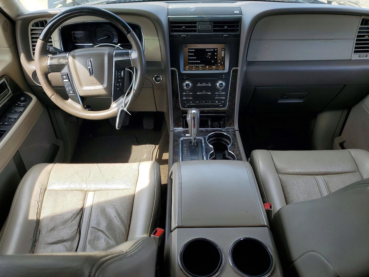 2017 Lincoln Navigator VIN 5LMJJ3HT9HEL03299 photo 8
