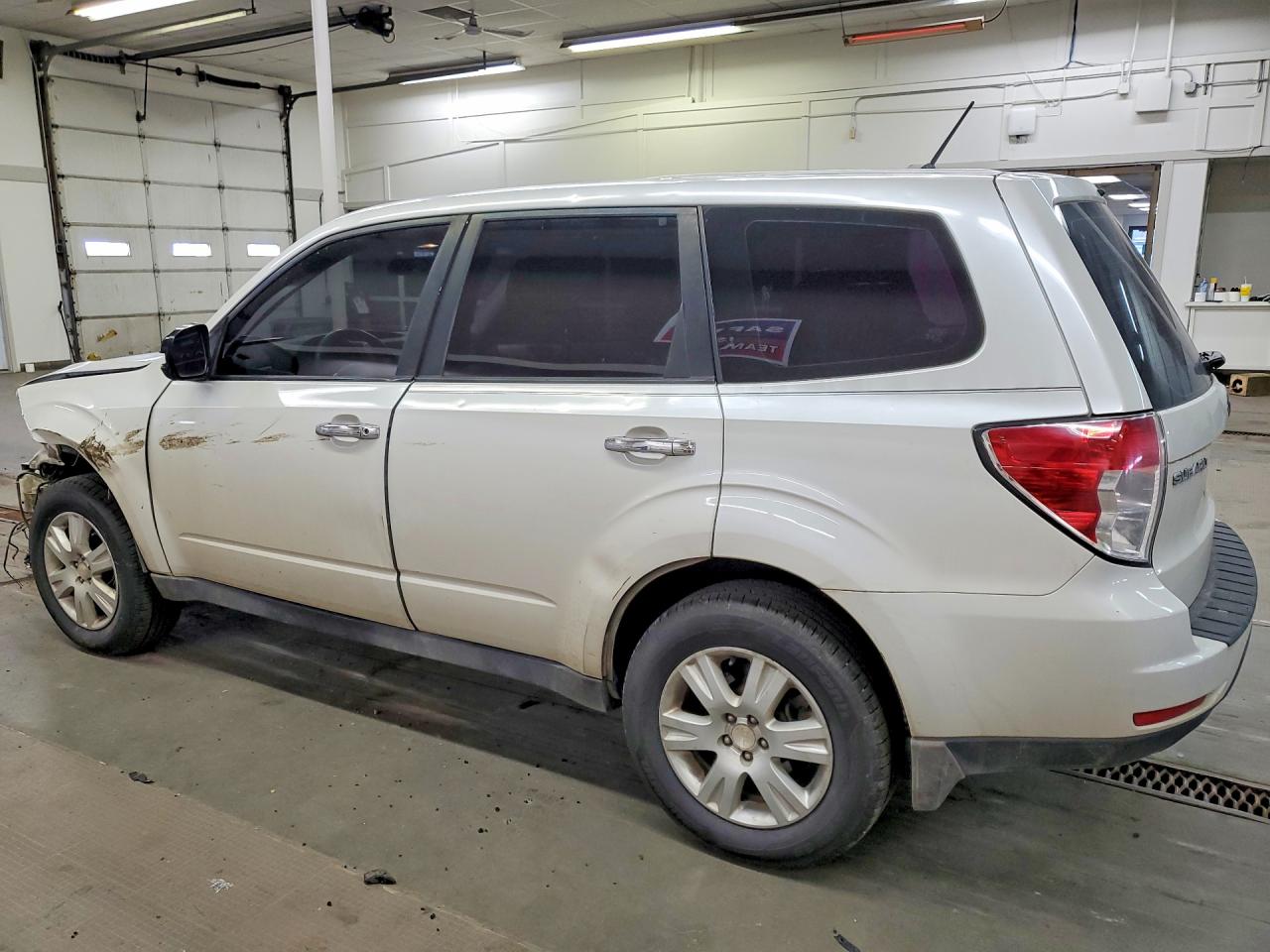 2009 SUBARU Forester VIN JF2SH61639H701607 photo 2
