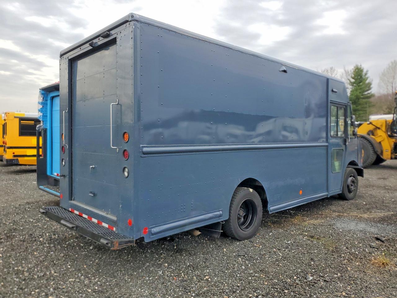 2021 FREIGHTLINER All other VIN 4UZAC2EA2MCMN0211 photo 3