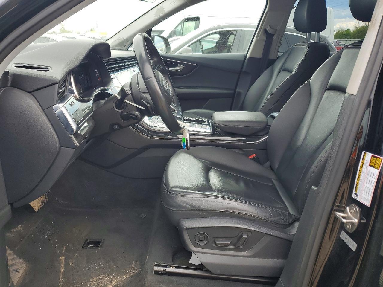 2020 Audi Q7 VIN WA1LXAF75LD002756 photo 7