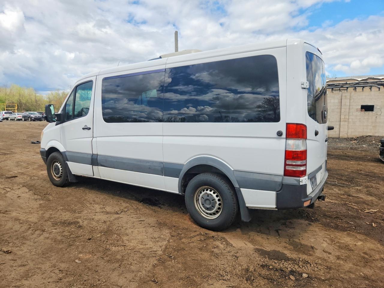 2009 Dodge Sprinter VIN WDWPE7AC795426945 photo 2