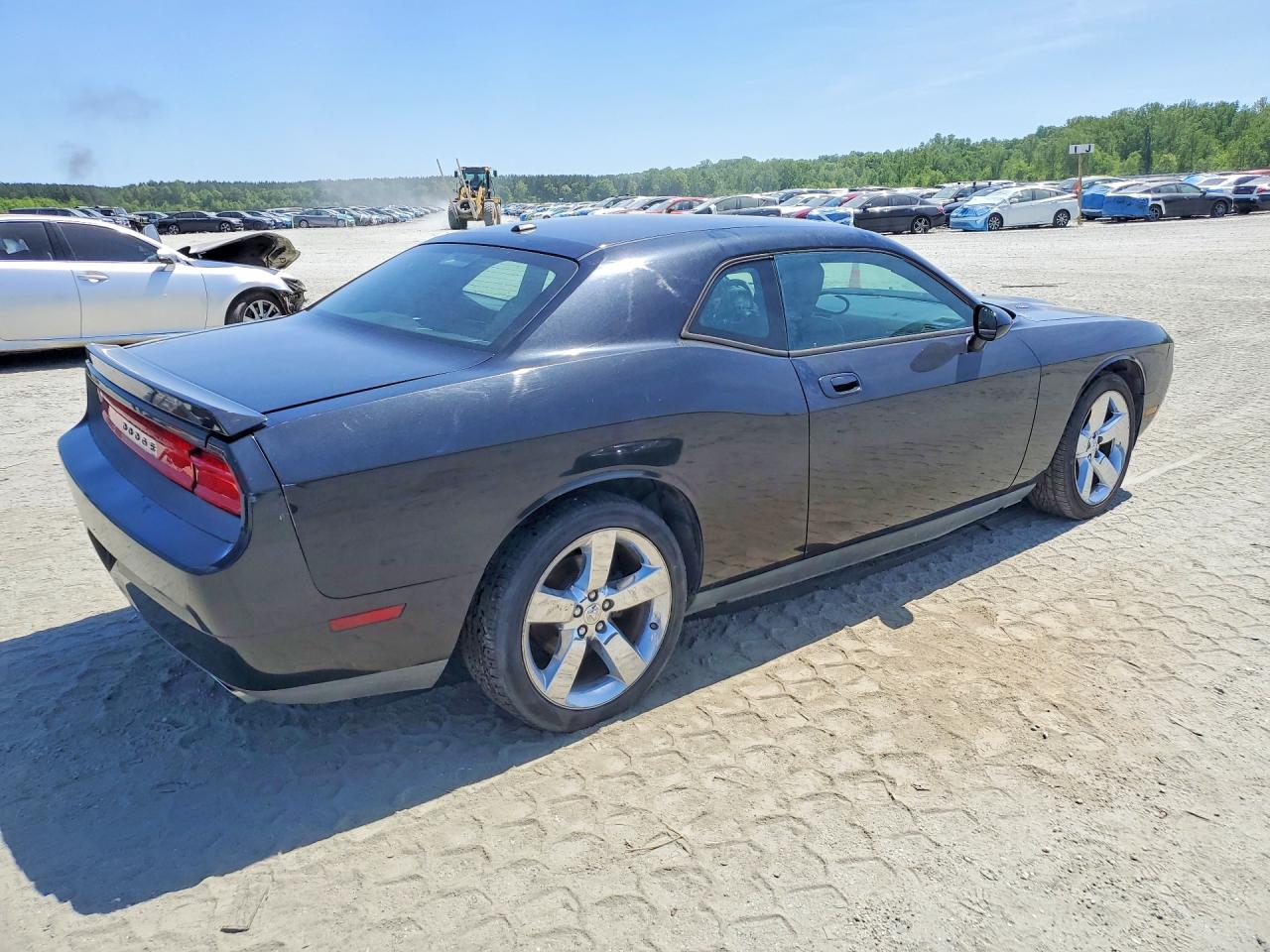 2009 Dodge Challenger VIN 2B3LJ54T39H511644 photo 3