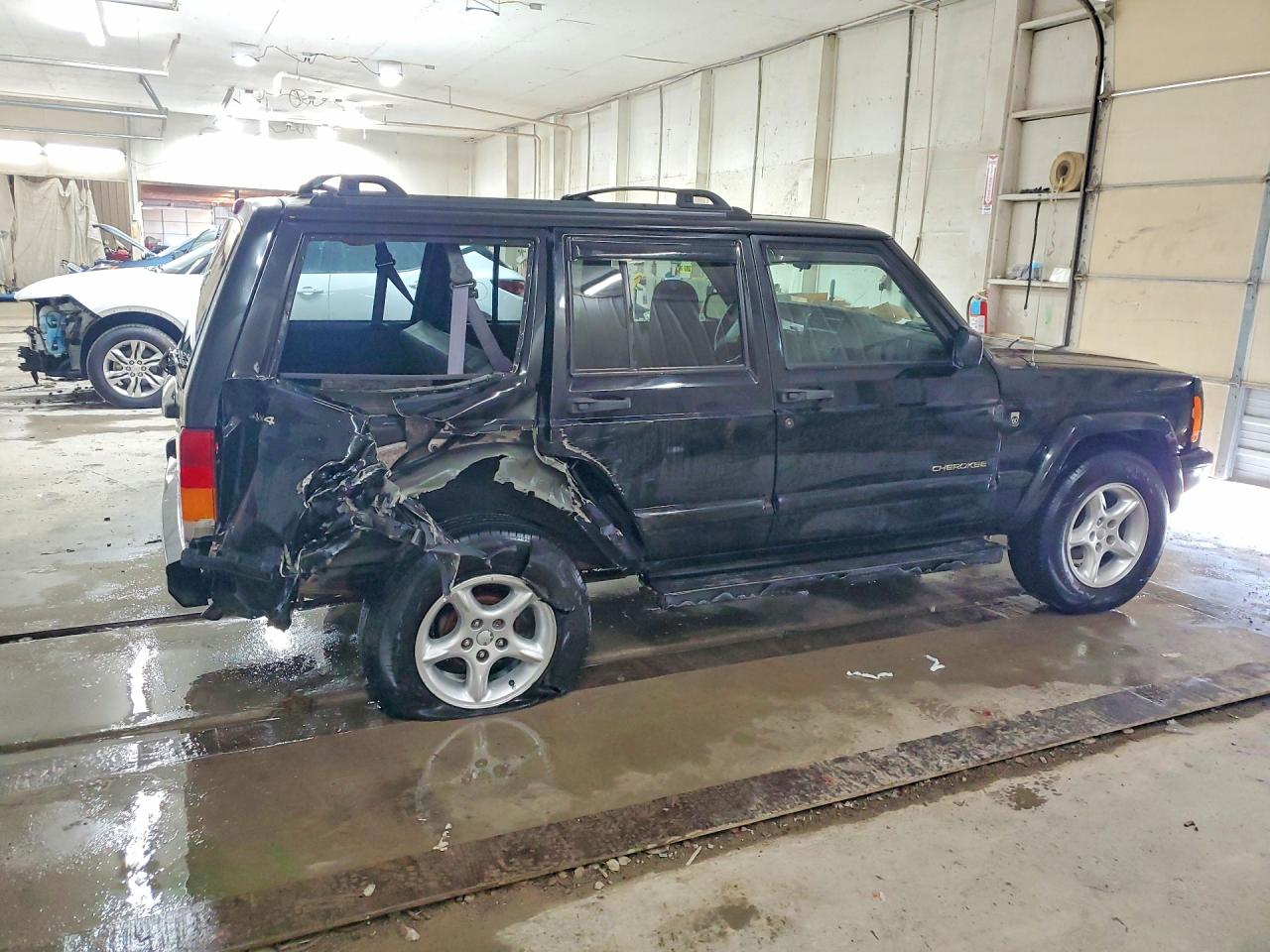 2001 Jeep Cherokee VIN 1J4FF48S41L608426 photo 3
