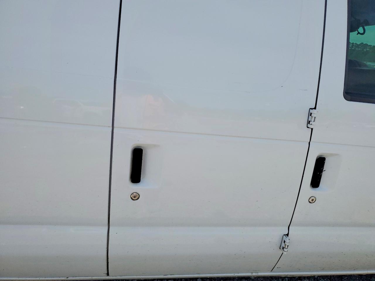 2011 Ford Econoline VIN 1FTNE2EL1BDA16449 photo 11