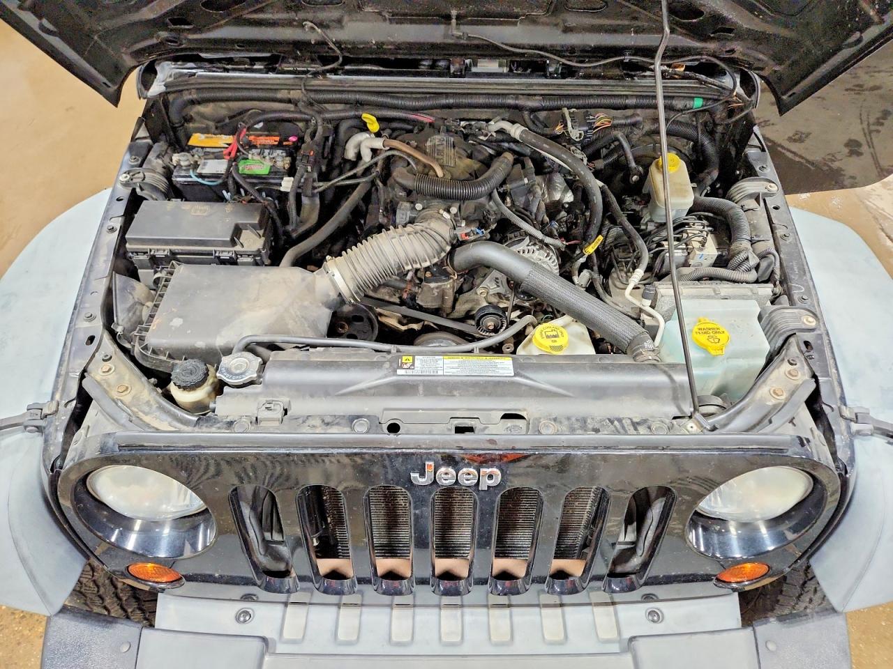 2011 Jeep All models VIN 1J4BA3H13BL512609 photo 12