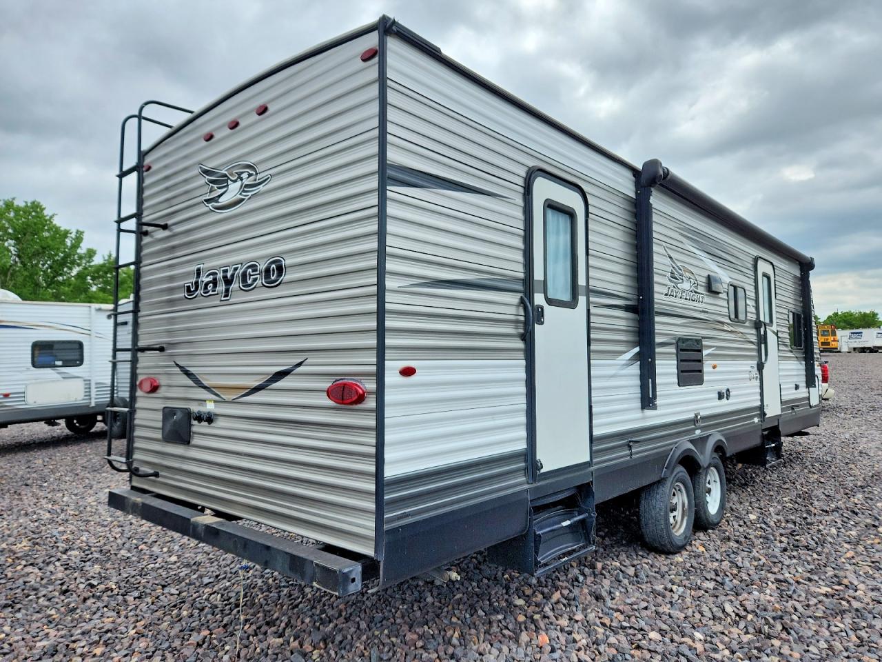 2018 JAYCO All models VIN 1UJBJ0BR4J1TC0298 photo 4
