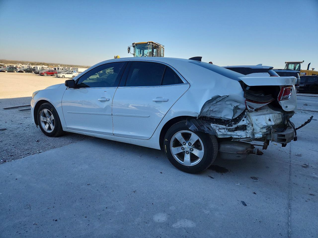 2015 Chevrolet Malibu VIN 1G11B5SL6FF104686 photo 2