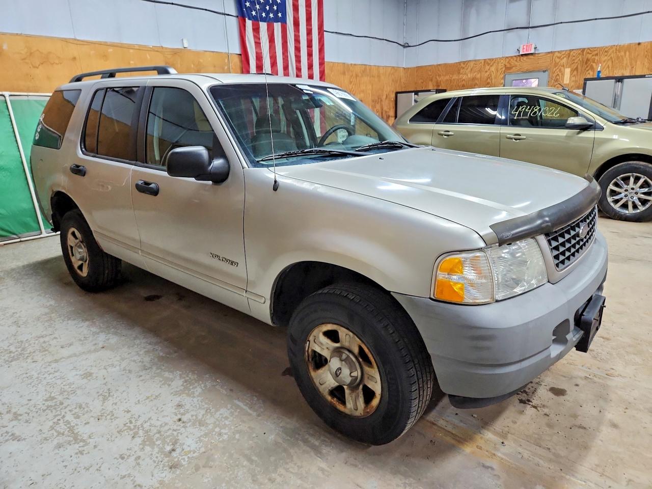 2002 Ford Explorer VIN 1FMZU72K82UD10648 photo 4