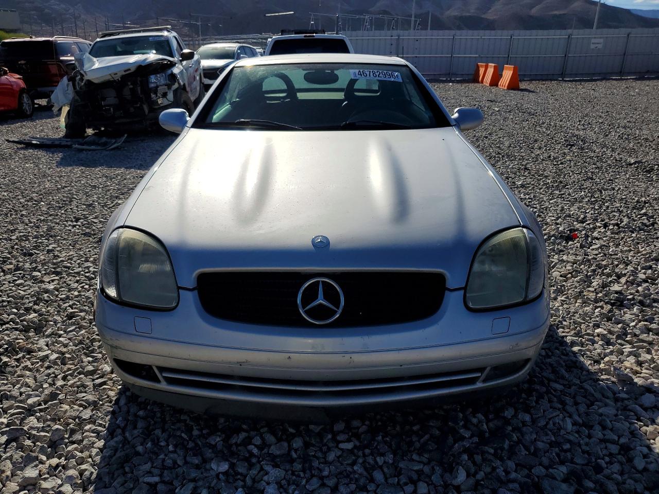 1999 Mercedes Slk-class VIN WDBKK47F0XF099722 photo 5