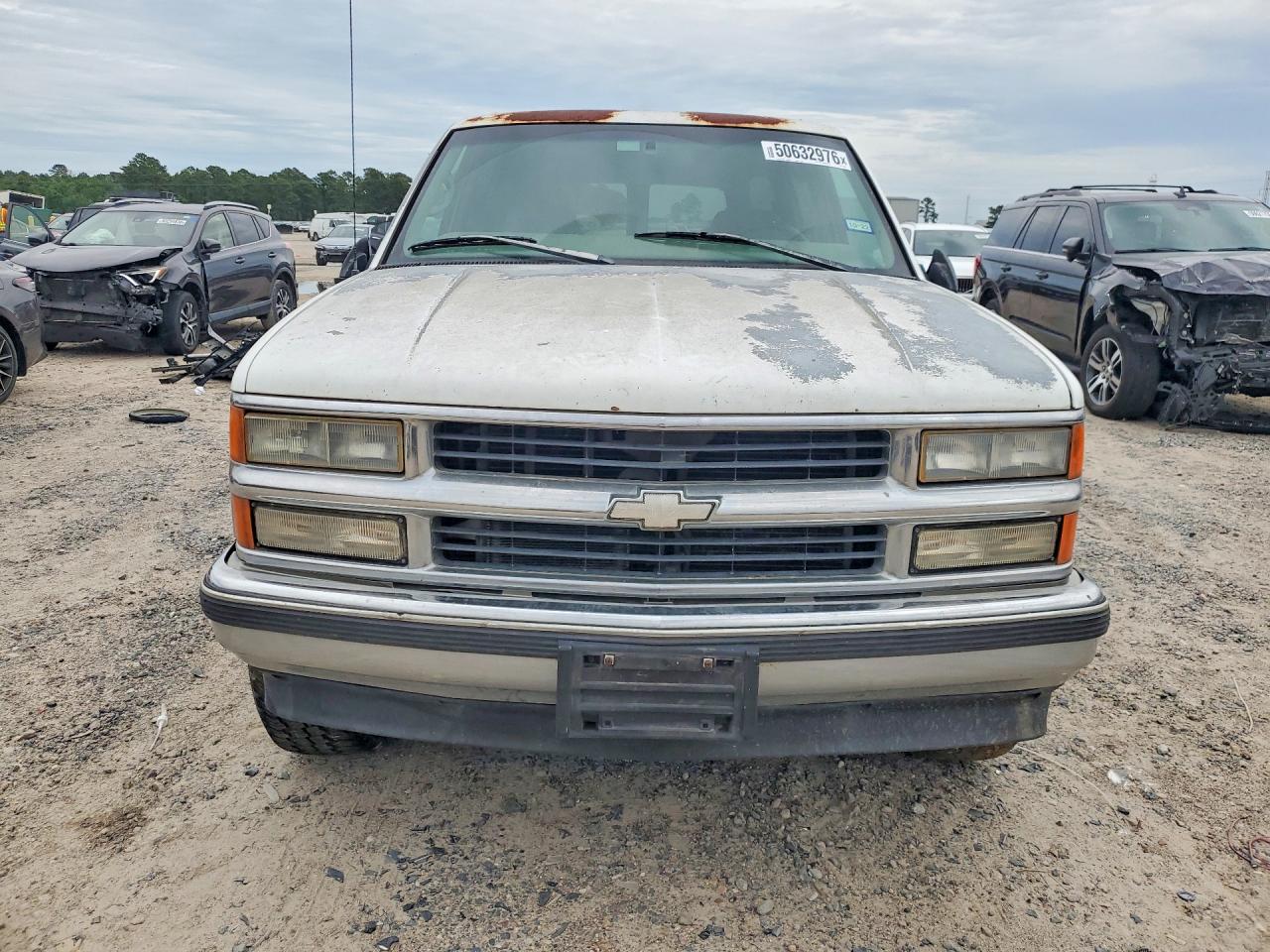 1999 Chevrolet Suburban VIN 1GNFK16R2XJ440152 photo 5