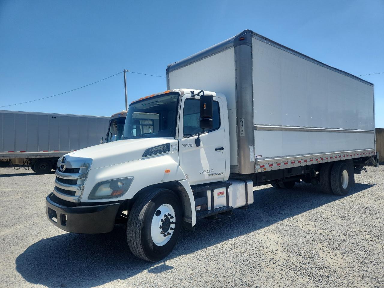 2018 HINO All other VIN 5PVNJ8JV1J4S67007 photo 2