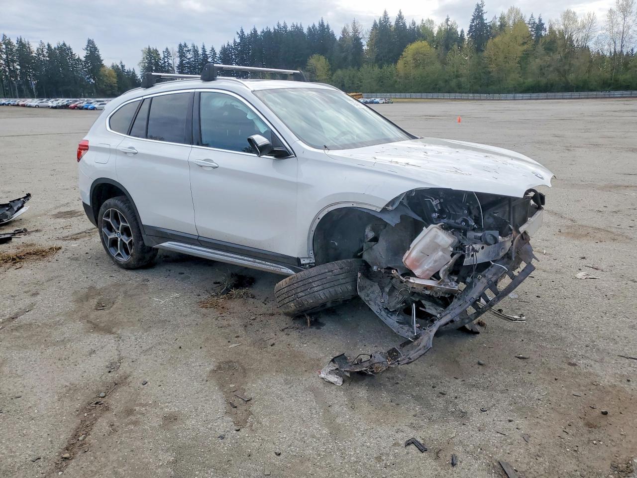 2018 BMW X1 VIN WBXHT3C35J5L28748 photo 4