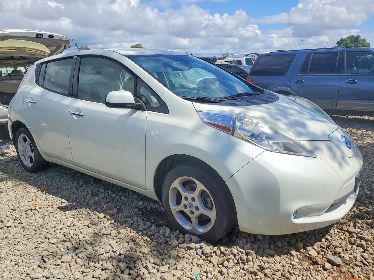 2012 Nissan Leaf VIN JN1AZ0CPXCT015565 photo 4