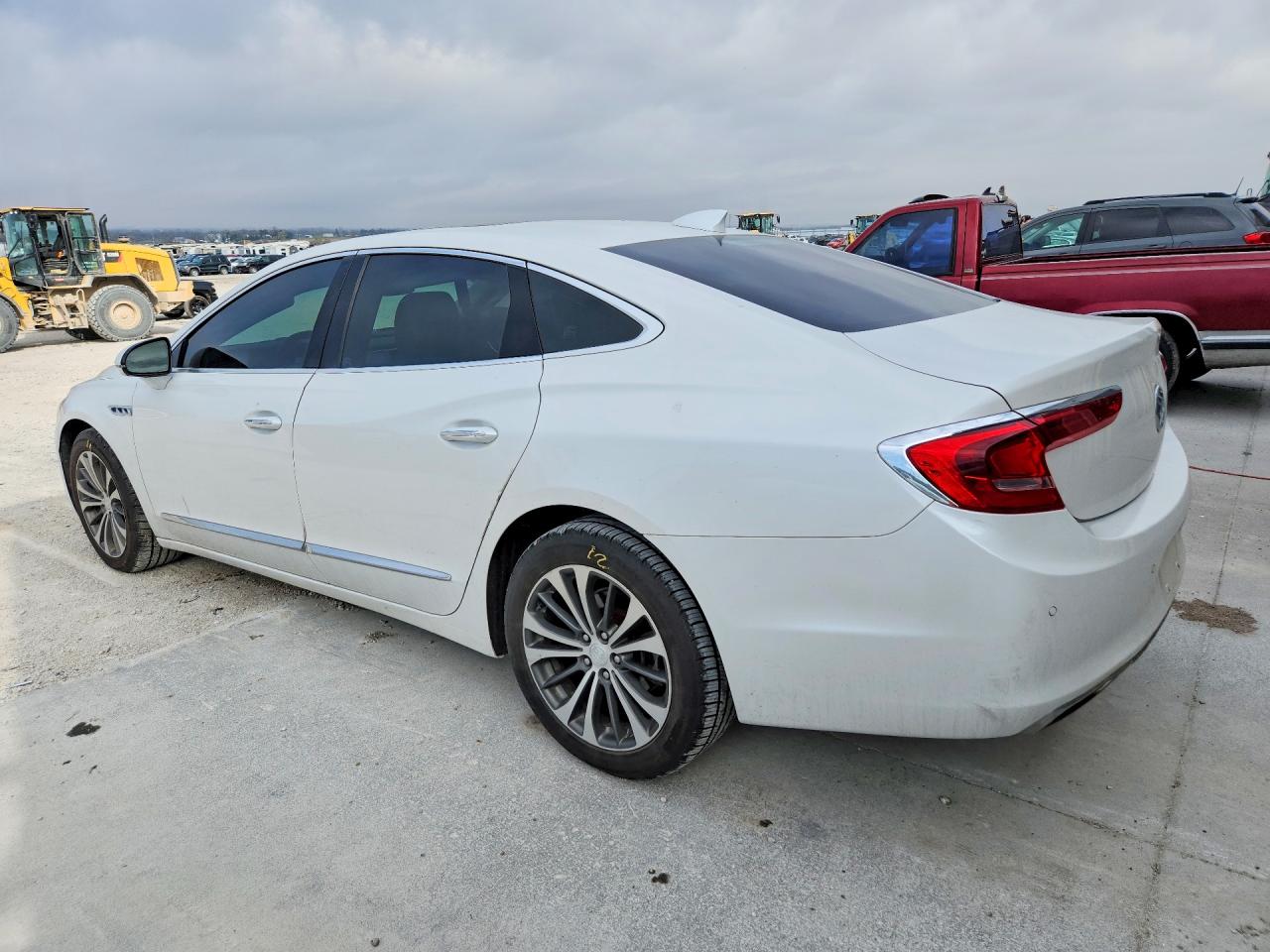2019 Buick Lacrosse VIN 1G4ZR5SS8KU114893 photo 2