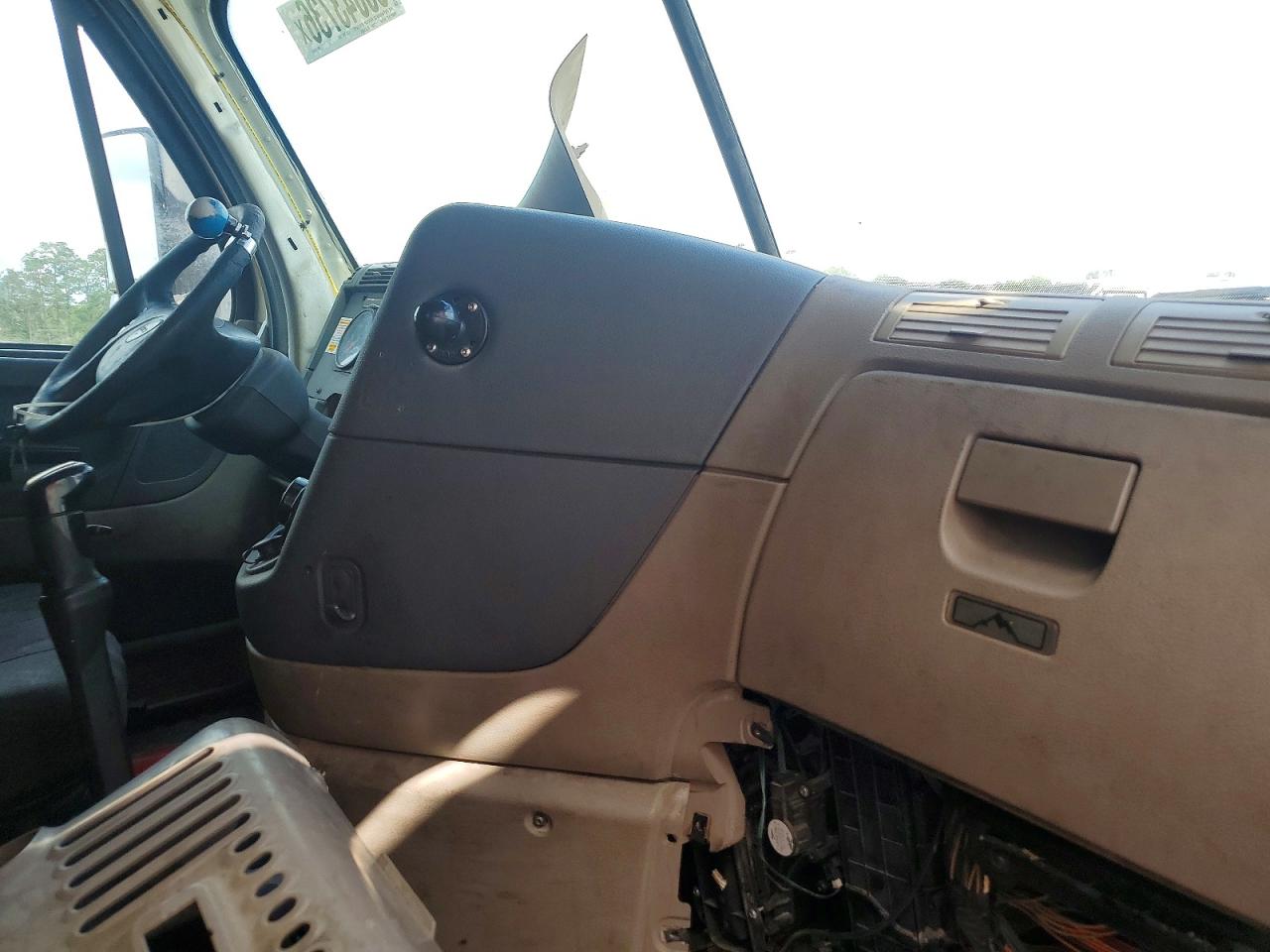 2014 FREIGHTLINER All other VIN 1FUJGLDV1ELFV4303 photo 5