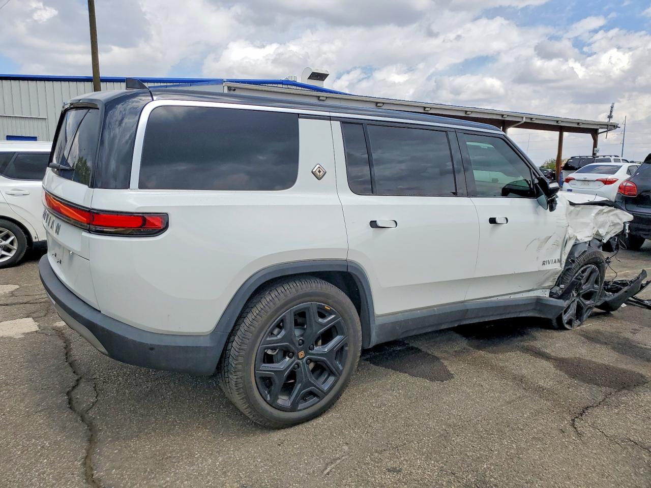 2024 Rivian Ris VIN 7PDSGCBAXRN031597 photo 3