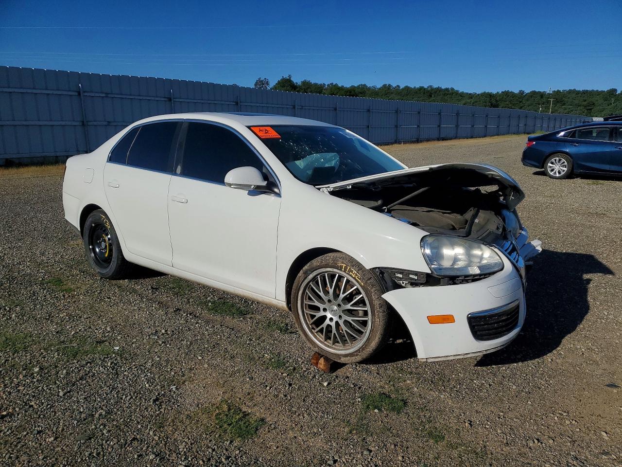 2010 Volkswagen Jetta VIN 3VWRZ7AJ7AM049172 photo 4