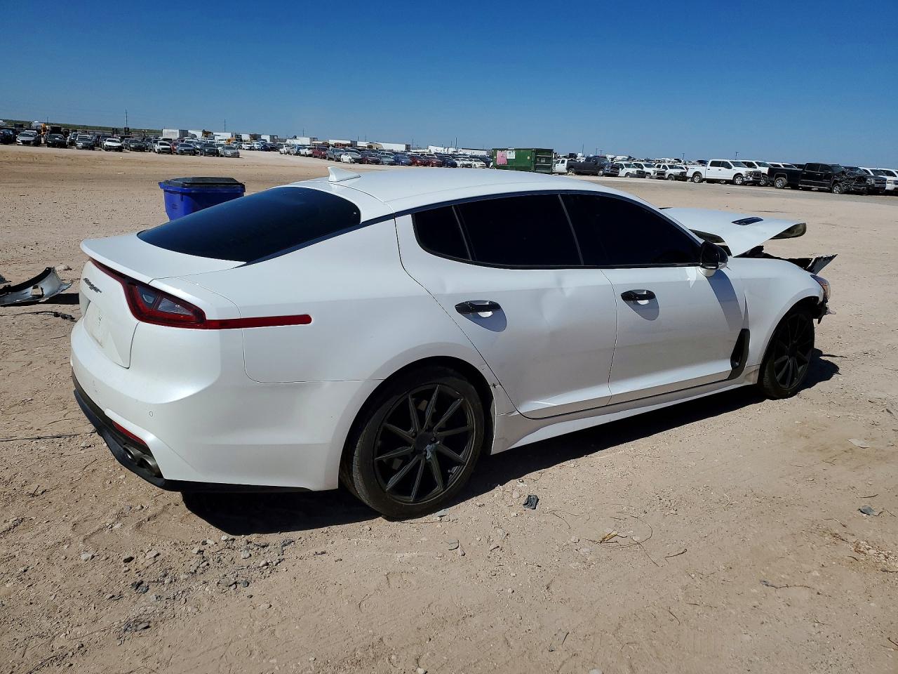 2019 Kia Stinger VIN KNAE15LA4K6068139 photo 3