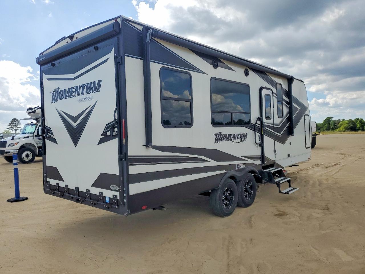 2022 GRAND Momentum VIN 573TM2120N1217507 photo 4