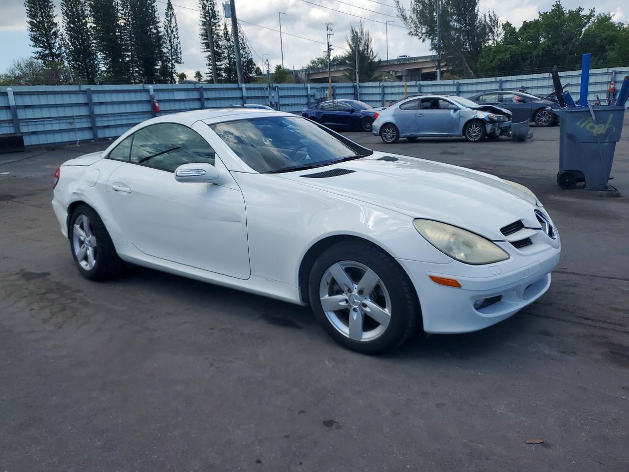 2006 Mercedes-Benz Slk-class VIN WDBWK54FX6F093419 photo 4
